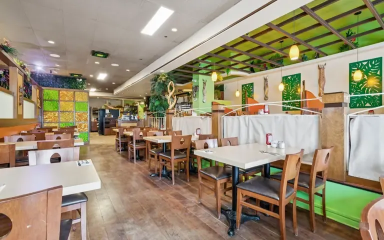 Restaurant tout équipé avec terrasse à vendre Boucherville