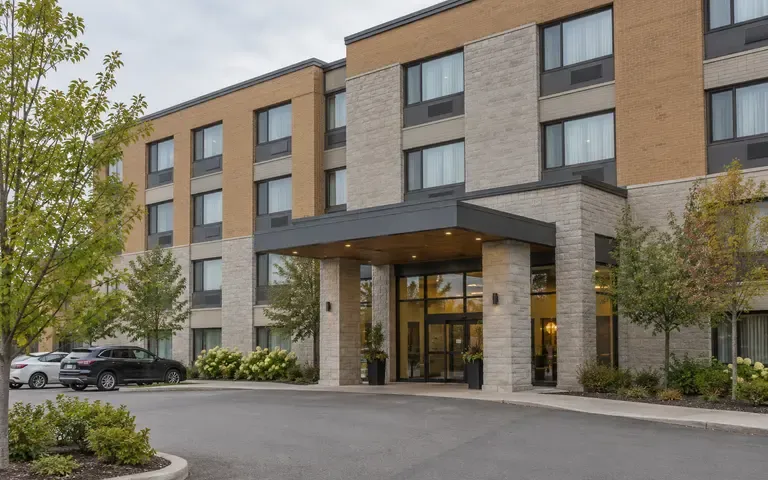 Vente confidentielle — hôtel de plus de 80 chambres à Québec