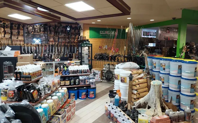 Magasin de détail chasse , pèche , plein air et camping