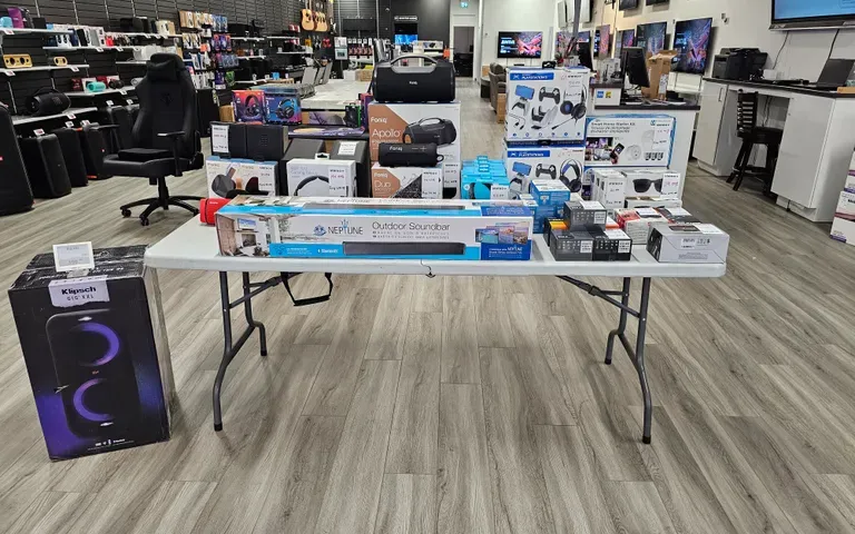 Magasin d'électronique et comptoir cellulaire