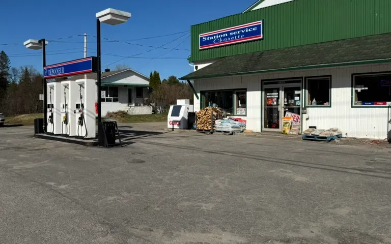 Station service + maison + garage