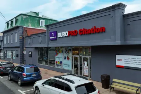 Bâtiment commercial et résidentiel