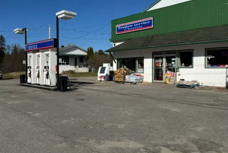 Station service + maison + garage