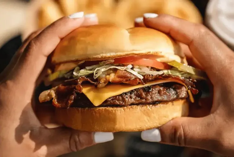 Franchise de restauration rapide à vendre – Emplacement stratégique